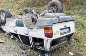 Два жителя республики угнали и разбили Jeep Grand Cherokee Два жителя республики угнали и разбили Jeep Grand Cherokee