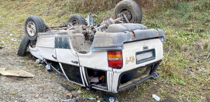 Два жителя республики угнали и разбили Jeep Grand Cherokee
