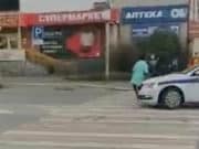 В полиции проверили видеоролик с пешеходами и патрульным автомобилем и сказали, что нарушений нет