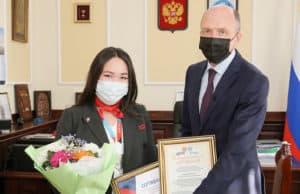 Олег Хорохордин встретился с призером чемпионата Европы по профмастерству Анжелой Калановой Олег Хорохордин встретился с призером чемпионата Европы по профмастерству Анжелой Калановой