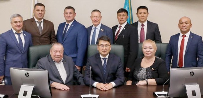Делегация Эл Курултая посетила Сахалинскую областную думу