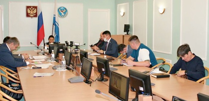 Депутаты обсудили ход выполнения индивидуальной программы развития республики
