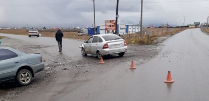 Житель Усть-Коксы на Toyota Sprinter не пропустил гостя региона, ехавшего по главной дороге