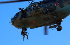 В Республике Алтай спецназ отработал навыки беспарашютного десантирования В Республике Алтай спецназ отработал навыки беспарашютного десантирования