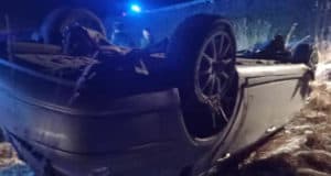 На Чуйском тракте перевернулась машина с тремя женщинами, две госпитализированы