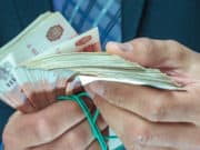 С бывшего главврача ресбольницы взыскали еще полмиллиона