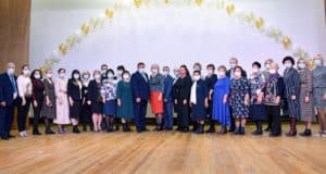 Педагоги Горно-Алтайска получили грамоты и благодарственные письма