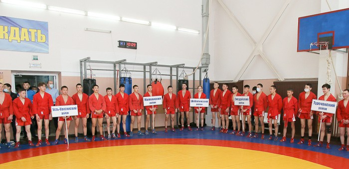 В Республике Алтай проходит турнир по самбо памяти Юрия Антарадонова