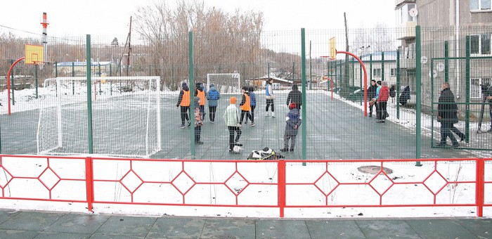 В Горно-Алтайске открыли новую спортплощадку