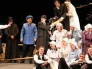 Томский драматический театр покажет в Горно-Алтайске «Поминальную молитву» Томский драматический театр покажет в Горно-Алтайске «Поминальную молитву»