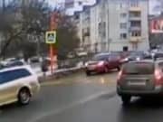 В Горно-Алтайске на пешеходном переходе сбили мужчину В Горно-Алтайске на пешеходном переходе сбили мужчину