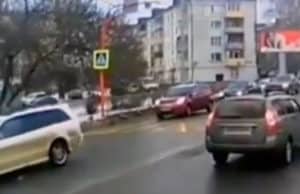 В Горно-Алтайске на пешеходном переходе сбили мужчину В Горно-Алтайске на пешеходном переходе сбили мужчину