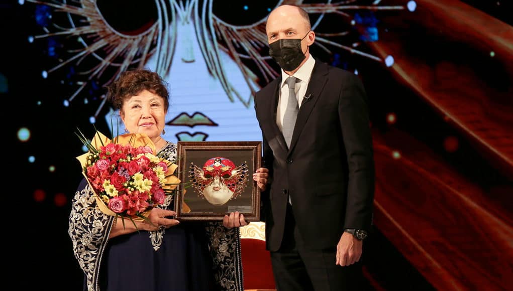 Анне Балиной вручили премию «Золотая маска»