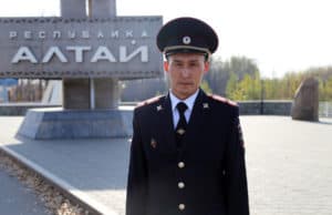 Голосуем за Анатолия Мергеева из Республики Алтай в финале конкурса «Народный участковый» Голосуем за Анатолия Мергеева из Республики Алтай в финале конкурса «Народный участковый»