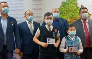 Дети-герои, спасшие людей, получили награды Совета Федерации Дети-герои, спасшие людей, получили награды Совета Федерации