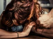 Ранее судимые мужчины покалечили своих сожительниц