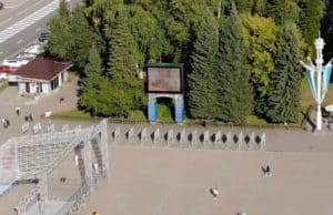 Навязчивый «рекламный шум» на центральной площади прекратится Навязчивый «рекламный шум» на центральной площади прекратится