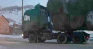 В Горно-Алтайске грузовик сбил пешехода В Горно-Алтайске грузовик сбил пешехода