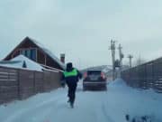 Пьяный подросток угнал автомобиль и сбил пешехода на тротуаре (видео) Пьяный подросток угнал автомобиль и сбил пешехода на тротуаре