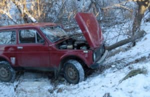 Сотрудник СТО решил прокатиться на машине клиента и попал в аварию Сотрудник СТО решил прокатиться на машине клиента и попал в аварию
