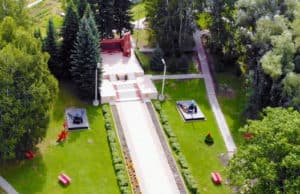 Вандализм на Мемориале Славы: полицейские нашли виновных Вандализм на Мемориале Славы: полицейские нашли виновных