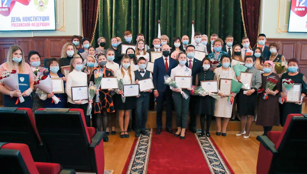 Жителям Республики Алтай вручили госнаграды