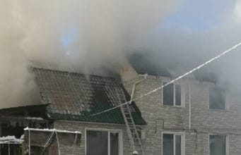 В Майме ликвидирован крупный пожар в двухквартирном доме