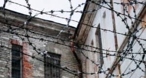 Избил отца до смерти и получил восемь лет колонии Избил отца до смерти и получил восемь лет колонии
