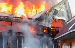 В Шебалино ликвидировали крупный пожар в жилом доме В Шебалино ликвидировали крупный пожар в жилом доме