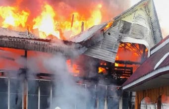 В Шебалино ликвидировали крупный пожар в жилом доме