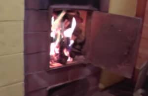 Драка пьяных женщин в бане закончилась сожжением личных вещей Драка пьяных женщин в бане закончилась сожжением личных вещей