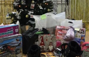 Более четырехсот детей в республике получили новогодние подарки в ходе благотворительной акции Более четырехсот детей в республике получили новогодние подарки в ходе благотворительной акции