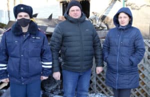 Полицейский помог потушить пожар и собрать средства для погорельцев Полицейский помог потушить пожар и собрать средства для погорельцев