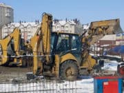 В Горно-Алтайске продолжается строительство двух крупных социальных объектов