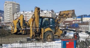 В Горно-Алтайске продолжается строительство двух крупных социальных объектов
