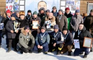 Турнир по хоккею с мячом памяти Евгения Корчагина прошел в Онгудае Турнир по хоккею с мячом памяти Евгения Корчагина прошел в Онгудае