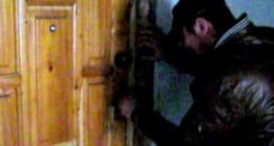 В поисках спиртного житель республики вломился в дом к незнакомой женщине с ребенком В поисках спиртного житель республики вломился в дом к незнакомой женщине с ребенком