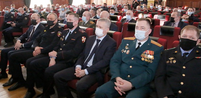 День защитника Отечества отметили в Горно-Алтайске