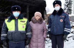 Автоинспекторы спасли семью от пожара в Кызыл-Озеке Автоинспекторы спасли семью от пожара в Кызыл-Озеке
