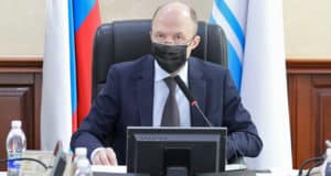 «Что вы тут мямлите-то?». Хорохордин раскритиковал подчиненных за срыв сроков строительства детсада