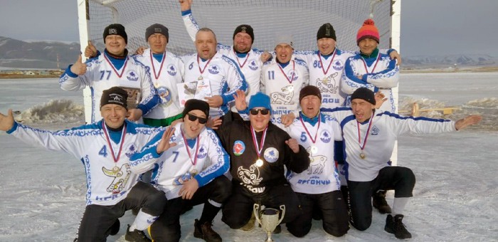 Соревнования по хоккею с мячом прошли в Республике Алтай