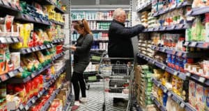 В торговых сетях региона есть достаточный запас товаров первой необходимости В торговых сетях региона есть достаточный запас товаров первой необходимости