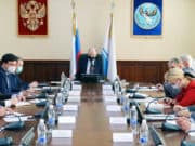 Олег Хорохордин встретился с представителями системообразующих предприятий республики Олег Хорохордин встретился с представителями системообразующих предприятий республики