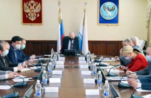 Олег Хорохордин встретился с представителями системообразующих предприятий республики Олег Хорохордин встретился с представителями системообразующих предприятий республики