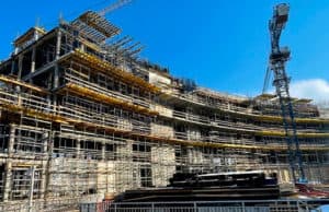 Строительство пятизвездочного отеля на курорте «Манжерок» идет по графику Строительство пятизвездочного отеля на курорте «Манжерок» идет по графику