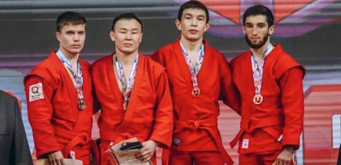 Спортсмены с Алтая приняли участие в чемпионате России по самбо