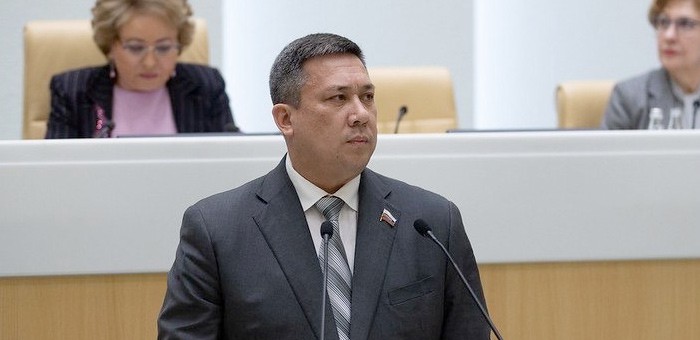 Сенатор Полетаев намерен наказать «Листок» за фейки о действиях российской армии