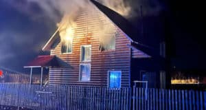 В Кызыл-Озеке ночью загорелся двухэтажный дом