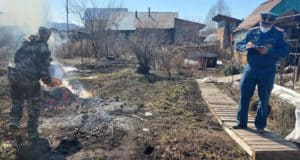 МЧС напоминает: сжигать мусор запрещено