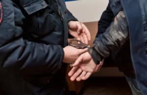 Подросток решил поработать «кладменом» и сразу же попался Подросток решил поработать «кладменом» и сразу же попался